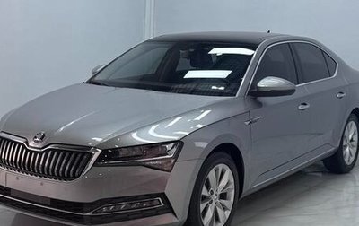 Skoda Superb III рестайлинг, 2021 год, 1 900 012 рублей, 1 фотография