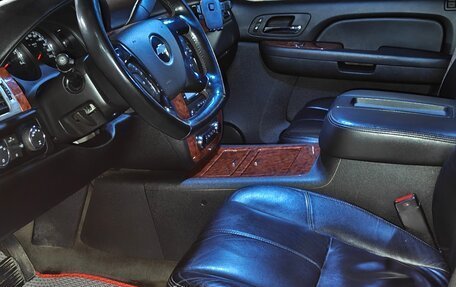 Chevrolet Tahoe III, 2008 год, 2 300 000 рублей, 18 фотография