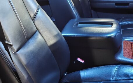 Chevrolet Tahoe III, 2008 год, 2 300 000 рублей, 24 фотография