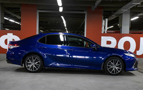 Toyota Camry, 2021 год, 3 498 000 рублей, 4 фотография