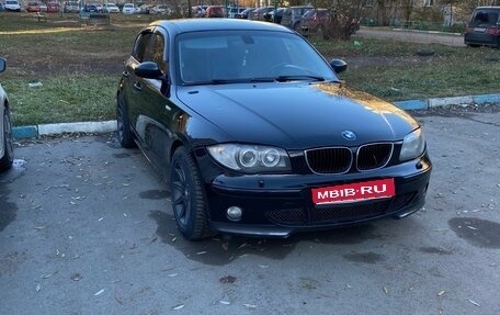 BMW 1 серия, 2005 год, 600 000 рублей, 1 фотография