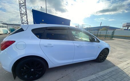 Opel Astra J, 2010 год, 700 000 рублей, 4 фотография