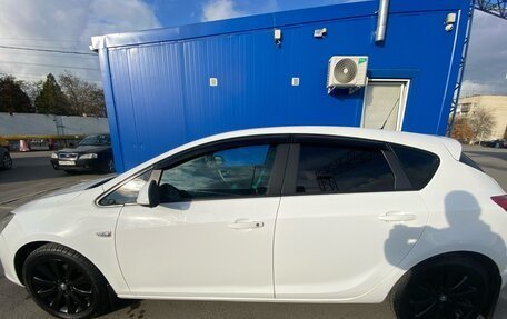 Opel Astra J, 2010 год, 700 000 рублей, 3 фотография