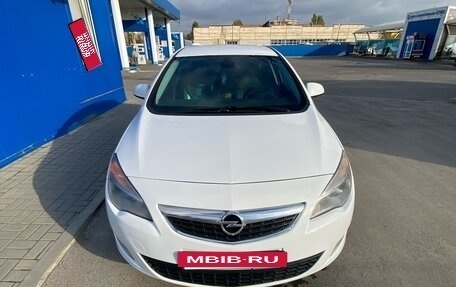 Opel Astra J, 2010 год, 700 000 рублей, 6 фотография