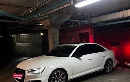 Audi A4, 2018 год, 3 200 000 рублей, 6 фотография