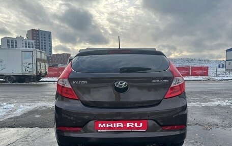 Hyundai Solaris II рестайлинг, 2015 год, 1 050 000 рублей, 6 фотография