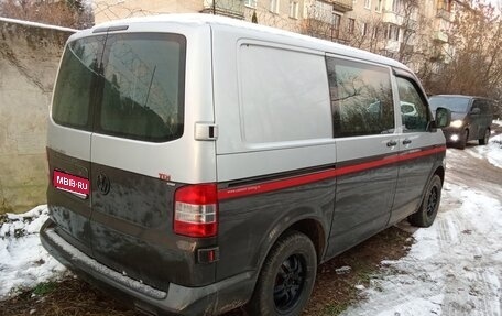 Volkswagen Transporter T5 рестайлинг, 2006 год, 850 000 рублей, 1 фотография