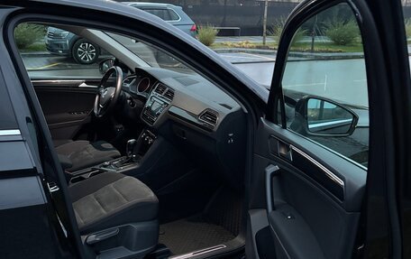 Volkswagen Tiguan II, 2018 год, 3 200 000 рублей, 14 фотография