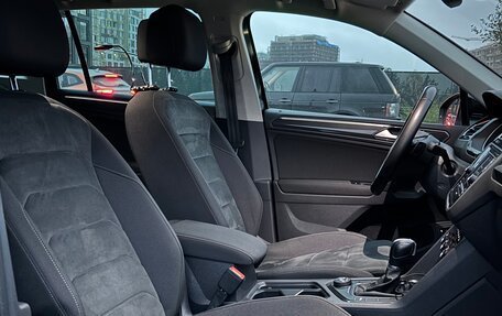 Volkswagen Tiguan II, 2018 год, 3 200 000 рублей, 12 фотография