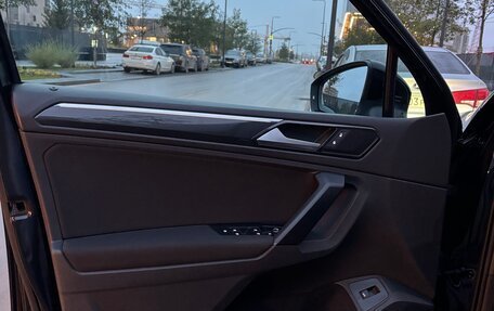 Volkswagen Tiguan II, 2018 год, 3 200 000 рублей, 18 фотография