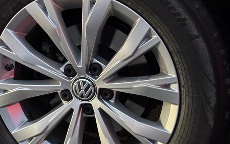 Volkswagen Tiguan II, 2018 год, 3 200 000 рублей, 22 фотография