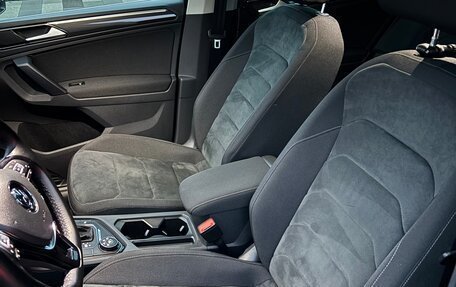 Volkswagen Tiguan II, 2018 год, 3 200 000 рублей, 25 фотография