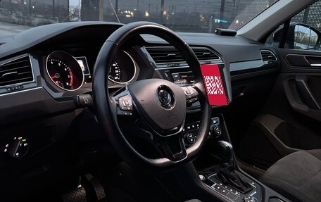 Volkswagen Tiguan II, 2018 год, 3 200 000 рублей, 16 фотография