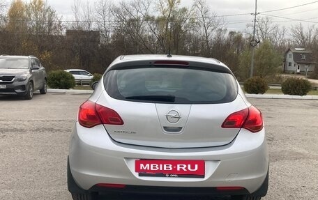 Opel Astra J, 2011 год, 865 000 рублей, 2 фотография