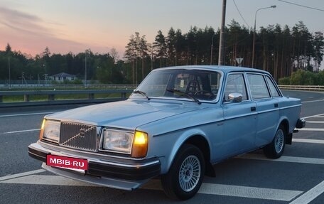 Volvo 240 Series, 1980 год, 750 000 рублей, 3 фотография