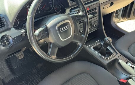 Audi A4, 2005 год, 700 000 рублей, 10 фотография