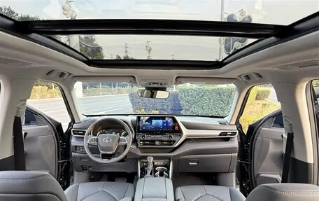 Toyota Highlander, 2022 год, 4 690 099 рублей, 7 фотография