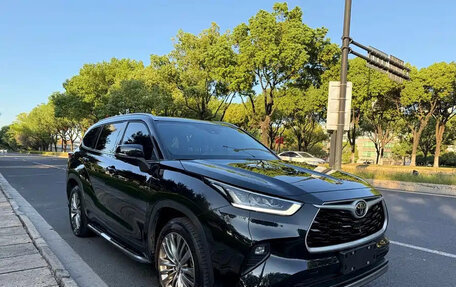 Toyota Highlander, 2022 год, 4 690 099 рублей, 3 фотография