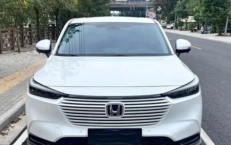 Honda Vezel, 2024 год, 1 870 000 рублей, 2 фотография