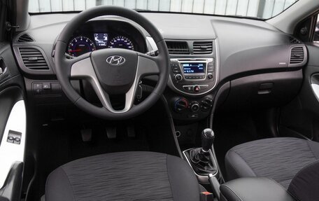 Hyundai Solaris II рестайлинг, 2015 год, 840 000 рублей, 6 фотография