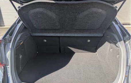 Toyota C-HR I рестайлинг, 2022 год, 1 350 999 рублей, 8 фотография