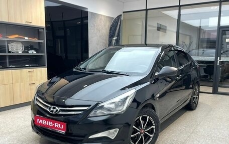 Hyundai Solaris II рестайлинг, 2015 год, 990 000 рублей, 1 фотография