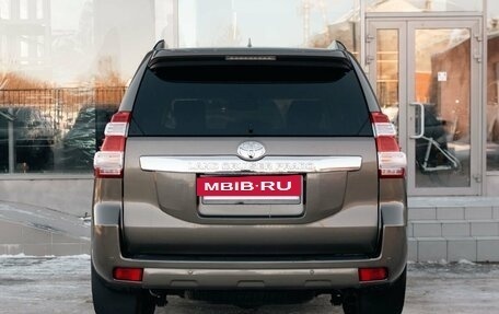 Toyota Land Cruiser Prado 150 рестайлинг 2, 2017 год, 4 700 000 рублей, 6 фотография