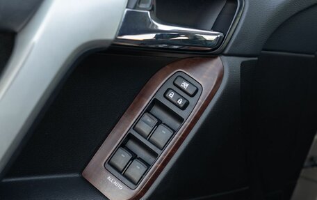 Toyota Land Cruiser Prado 150 рестайлинг 2, 2017 год, 4 700 000 рублей, 18 фотография