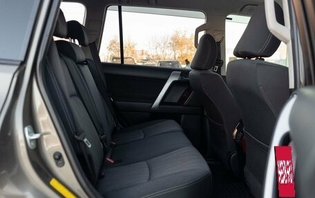 Toyota Land Cruiser Prado 150 рестайлинг 2, 2017 год, 4 700 000 рублей, 21 фотография