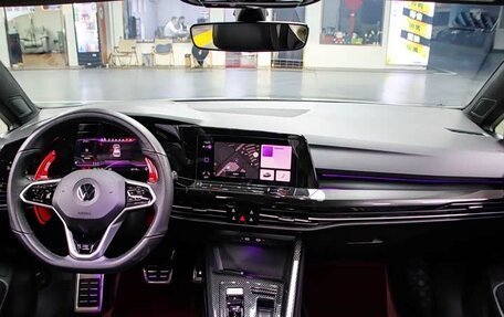 Volkswagen Golf VIII, 2022 год, 2 405 100 рублей, 9 фотография