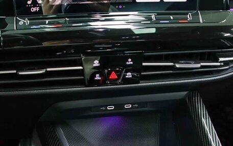 Volkswagen Golf VIII, 2022 год, 2 405 100 рублей, 14 фотография