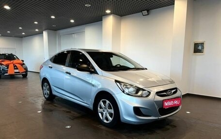 Hyundai Solaris II рестайлинг, 2013 год, 760 000 рублей, 1 фотография