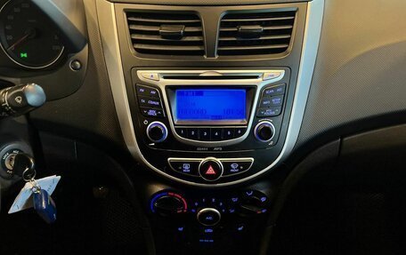 Hyundai Solaris II рестайлинг, 2013 год, 760 000 рублей, 13 фотография