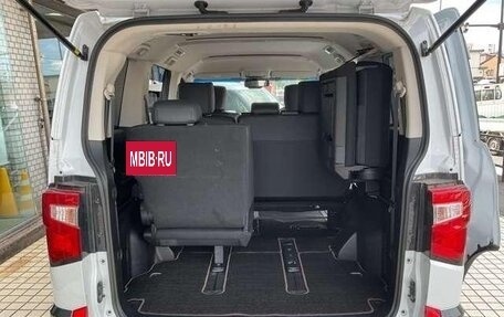 Mitsubishi Delica D:5 I, 2023 год, 3 490 000 рублей, 13 фотография