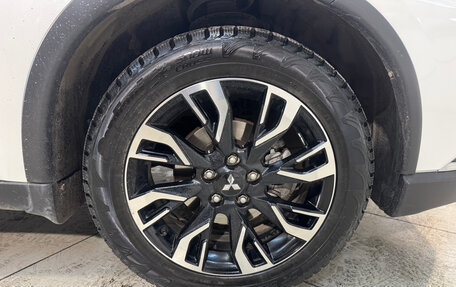 Mitsubishi Outlander III рестайлинг 3, 2021 год, 2 799 800 рублей, 5 фотография