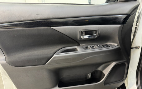 Mitsubishi Outlander III рестайлинг 3, 2021 год, 2 799 800 рублей, 7 фотография