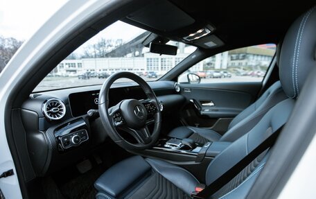 Mercedes-Benz A-Класс, 2019 год, 2 350 000 рублей, 13 фотография