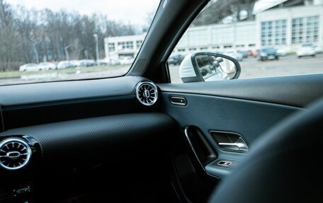 Mercedes-Benz A-Класс, 2019 год, 2 350 000 рублей, 18 фотография