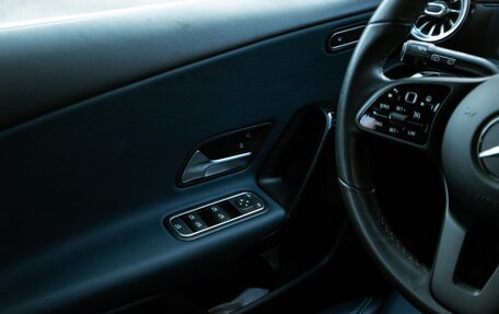 Mercedes-Benz A-Класс, 2019 год, 2 350 000 рублей, 17 фотография