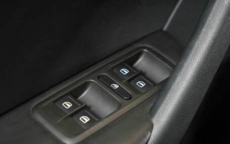 Skoda Yeti I рестайлинг, 2017 год, 1 600 000 рублей, 27 фотография