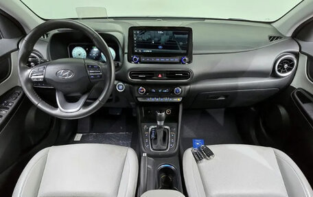 Hyundai Kona I, 2022 год, 1 405 000 рублей, 5 фотография