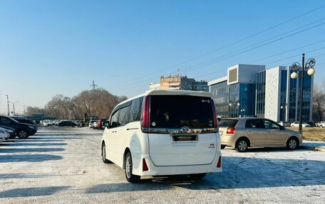 Toyota Noah III, 2018 год, 2 399 000 рублей, 8 фотография