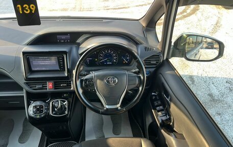 Toyota Noah III, 2018 год, 2 399 000 рублей, 20 фотография