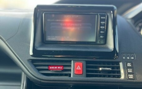 Toyota Noah III, 2018 год, 2 399 000 рублей, 21 фотография