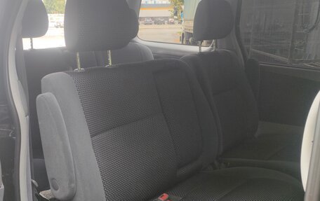 Toyota Estima III рестайлинг -2, 2002 год, 920 000 рублей, 10 фотография