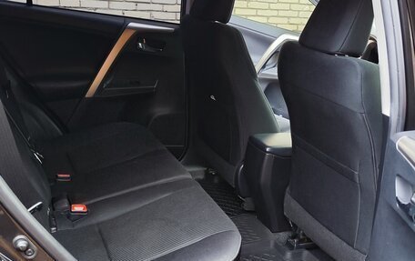 Toyota RAV4, 2014 год, 2 050 000 рублей, 21 фотография