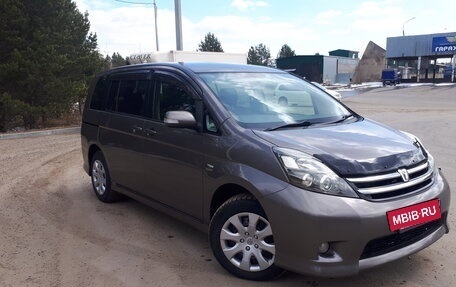 Toyota ISis I, 2009 год, 1 190 000 рублей, 2 фотография
