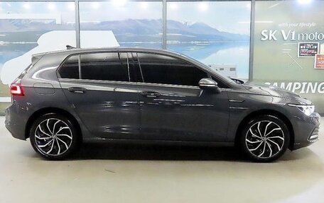 Volkswagen Golf VIII, 2022 год, 2 079 000 рублей, 3 фотография