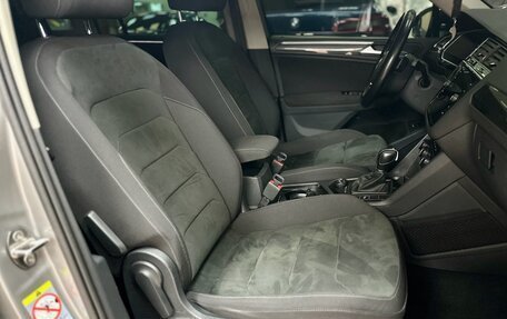 Volkswagen Tiguan II, 2019 год, 2 850 000 рублей, 28 фотография