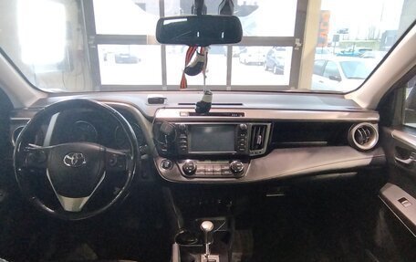 Toyota RAV4, 2019 год, 2 300 000 рублей, 10 фотография